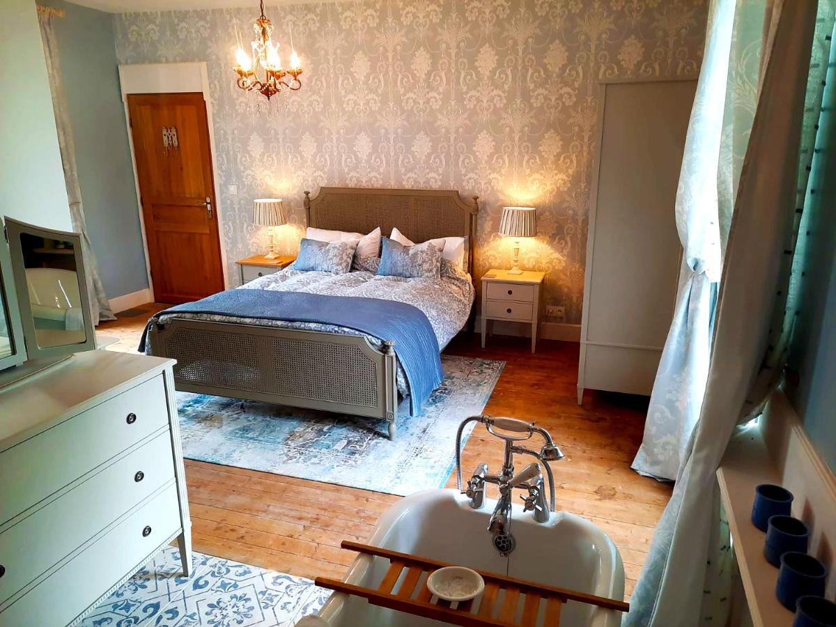 Logis De Tirac Bed and Breakfast Lorignac Exteriör bild